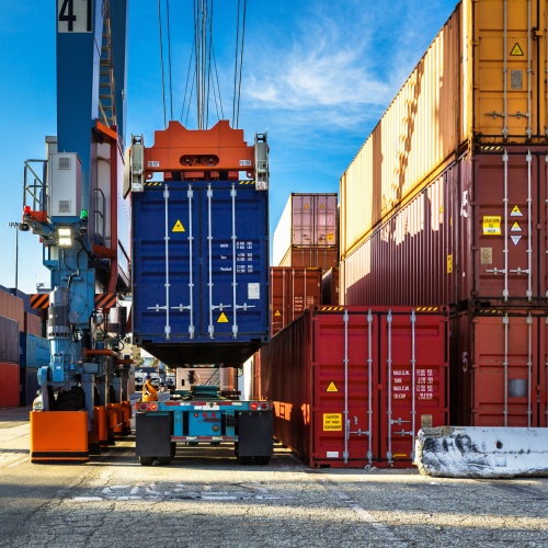 infoq.com - Pragya Keshap - Beyond One-Click: Designing an Enterprise-Grade Observability Extension for Docker